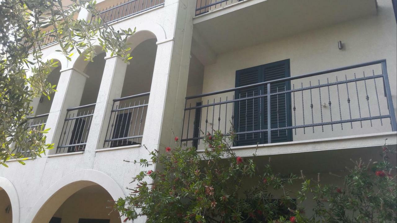 Apartmani Vitturi Kastela Exterior photo